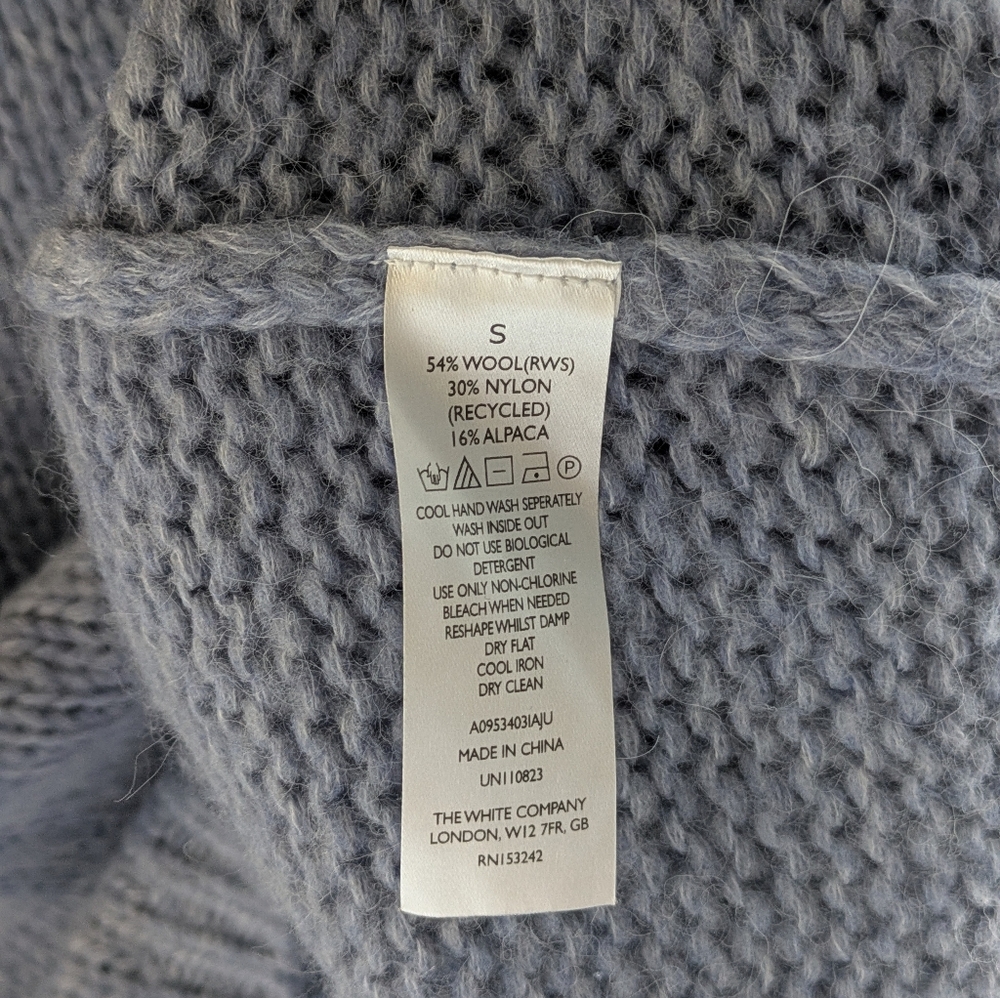 White Label Hydrangea Blue Wool Alpaca Cropped Sweater Sz S - Picture 4 of 5